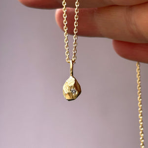 Pebble Pendant - Solid Gold